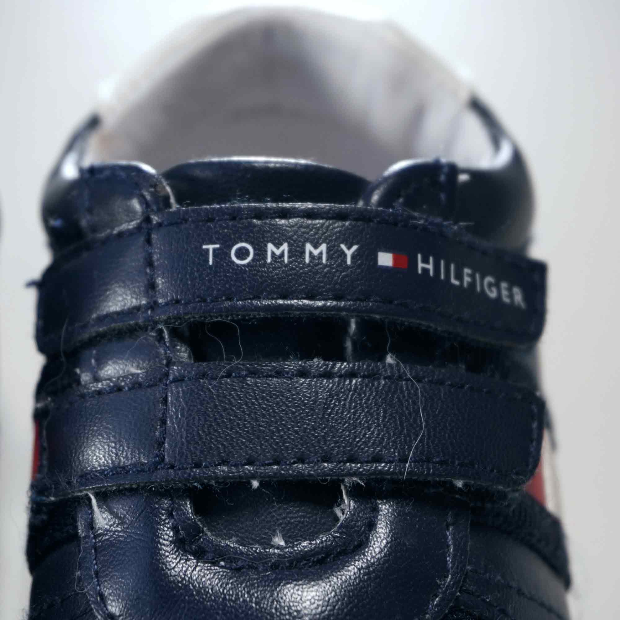 Second Hand - Tommy Hilfiger Junior Schuhe
