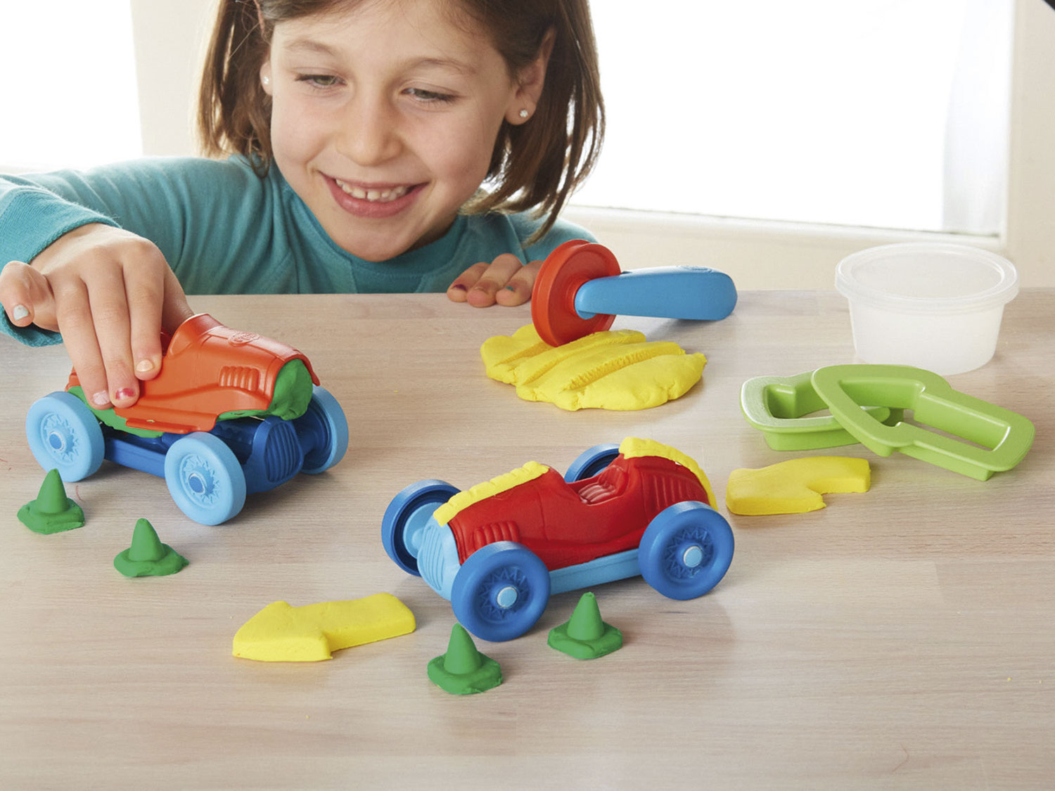 greentoys-oeko-knete-set-rennautos-bunt-3-40115 greentoys-oeko-knete-set-rennautos-bunt-3-40115