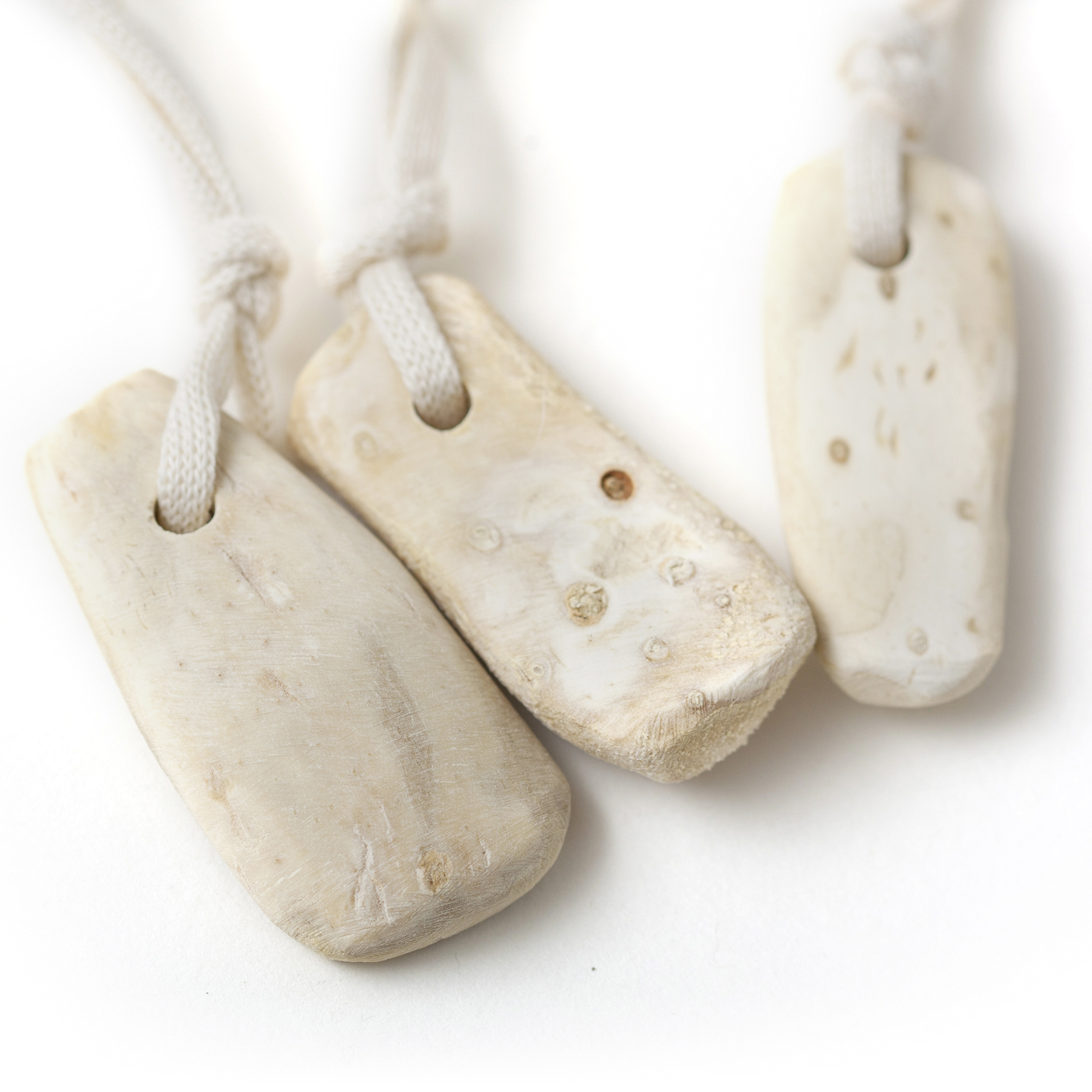 z7.showImageGallery gruenspecht-veilchenwurzel-an-kordel-4-30-1610