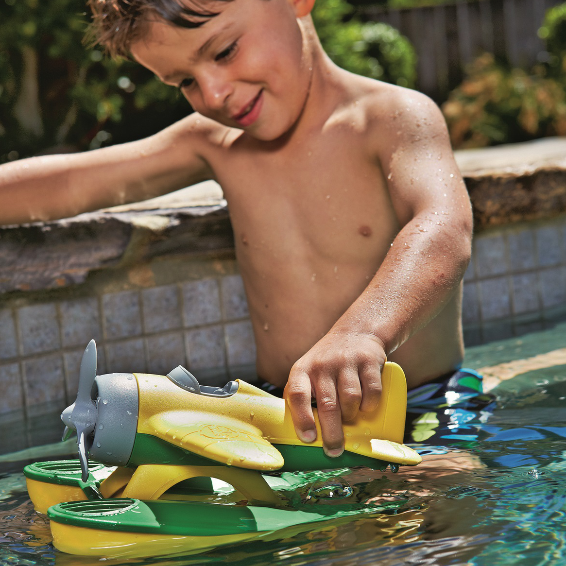z7.showImageGallery Schadstofffreies-Kunststoffspielzeug-Wasserspielzeug-Sandspielzeug-Wasserflugzeug-66061-Kind