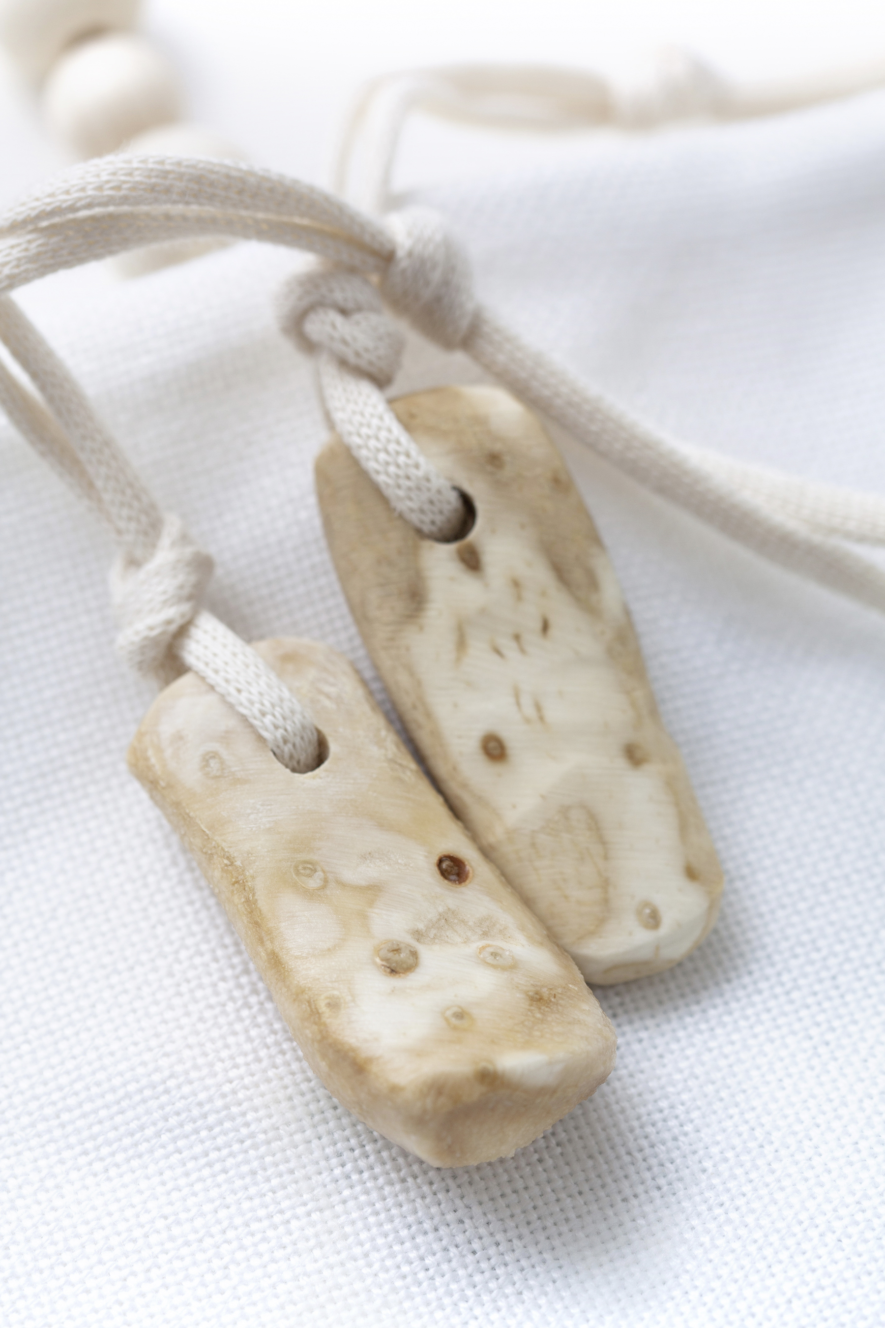 z7.showImageGallery gruenspecht-veilchenwurzel-an-kordel-6-30-1610