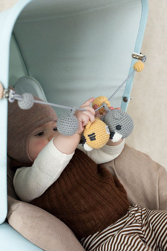 FRANCK & FISCHER - Kinderwagenkette Hugo Orange/Grau KIGLU-KINDERWAGENAUFHANGER3