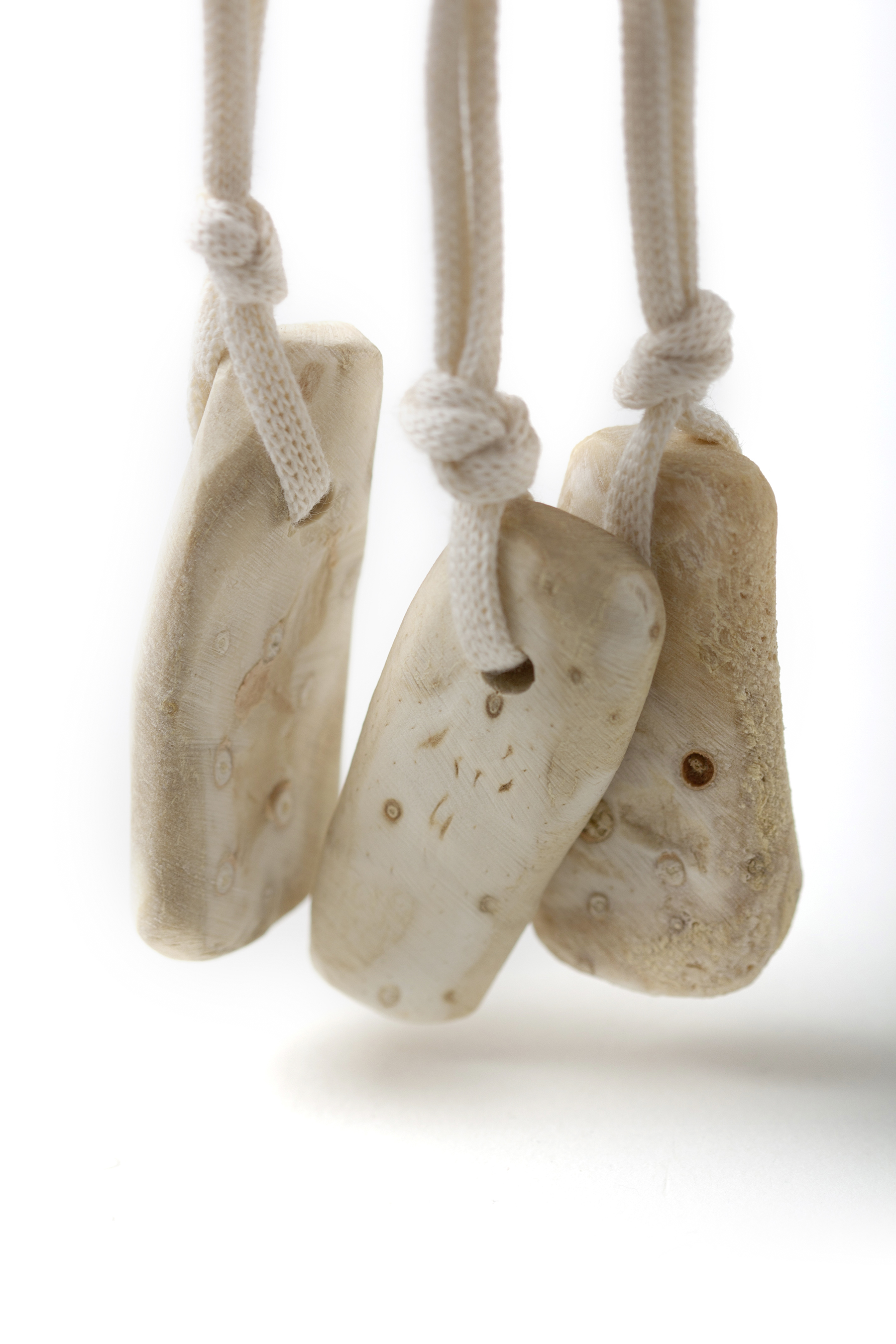 z7.showImageGallery gruenspecht-veilchenwurzel-an-kordel-5-30-1610